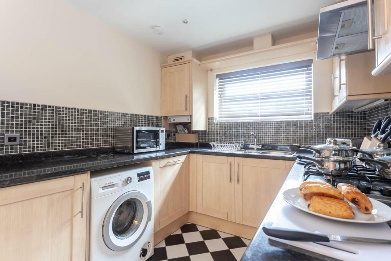 4 Bed Home, Driveway Parking Ideally Located In Latchford, Warrington - Executive St Marys House ภายนอก รูปภาพ