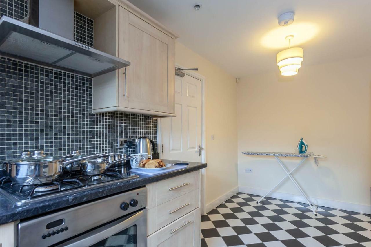 4 Bed Home, Driveway Parking Ideally Located In Latchford, Warrington - Executive St Marys House ภายนอก รูปภาพ