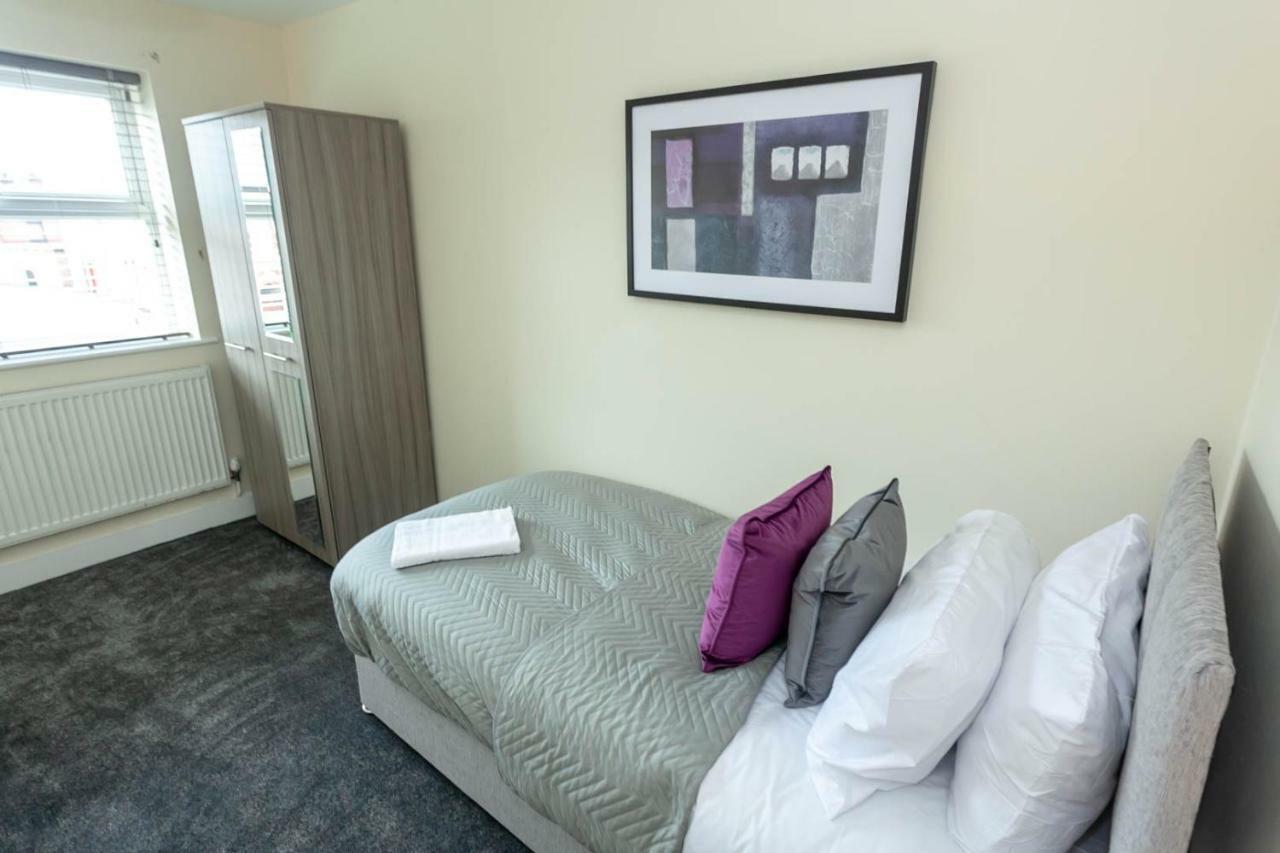 4 Bed Home, Driveway Parking Ideally Located In Latchford, Warrington - Executive St Marys House ภายนอก รูปภาพ