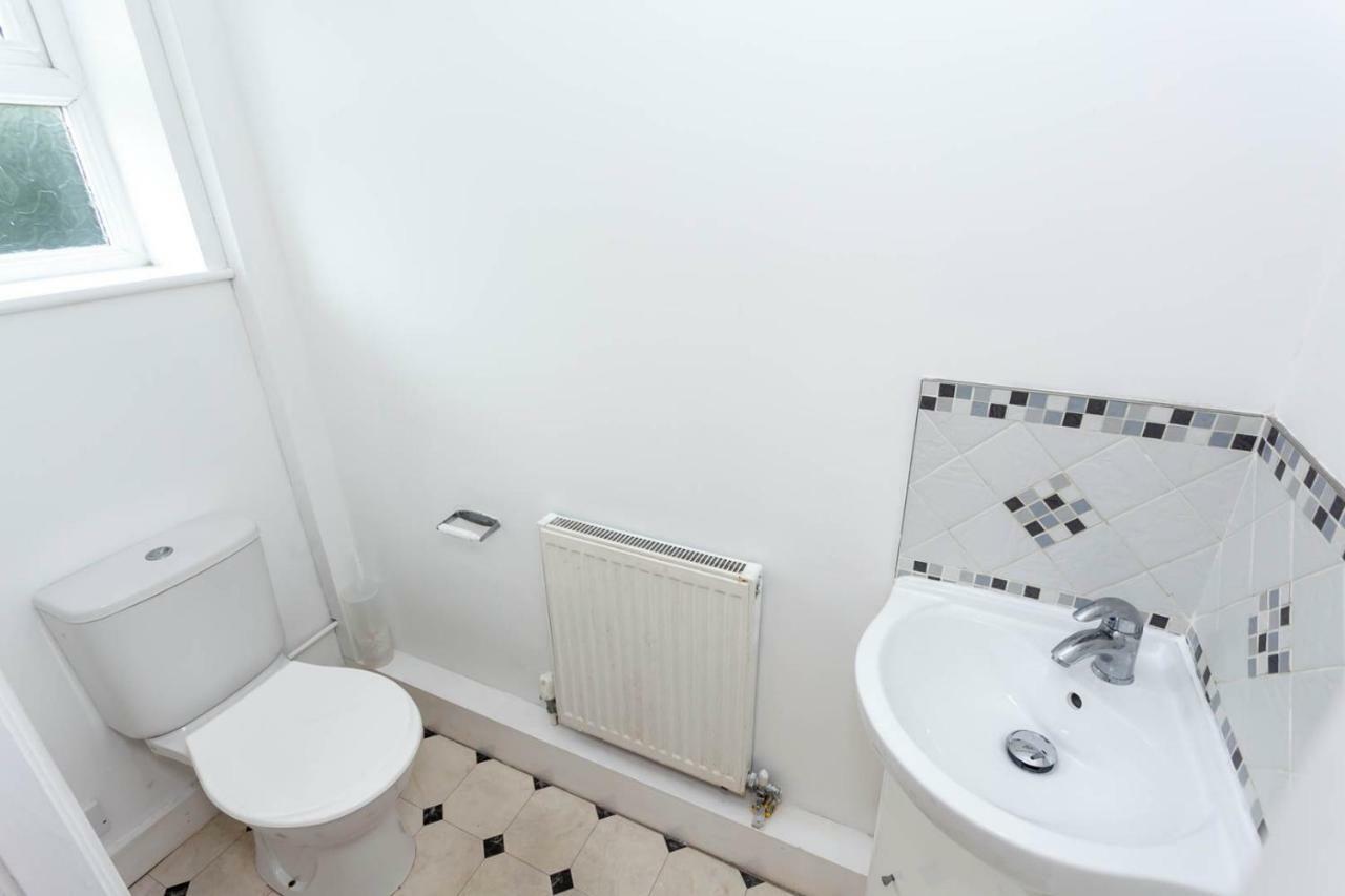 4 Bed Home, Driveway Parking Ideally Located In Latchford, Warrington - Executive St Marys House ภายนอก รูปภาพ